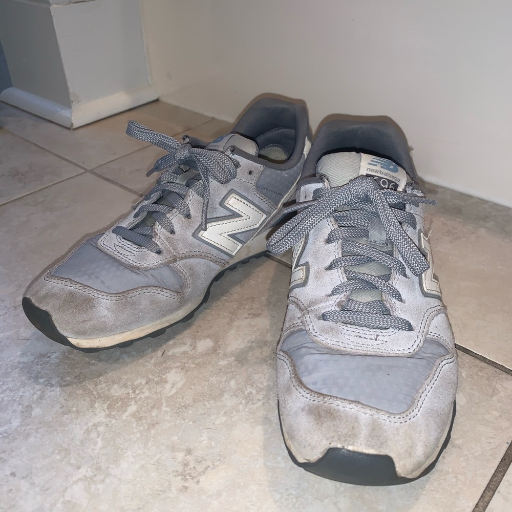 New Balance 696 Grey Sneakers